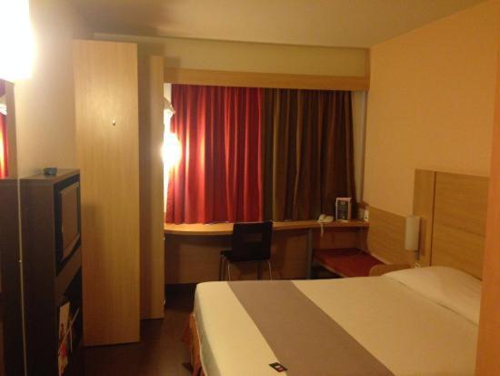 Hotel Ibis Lins Luaran gambar