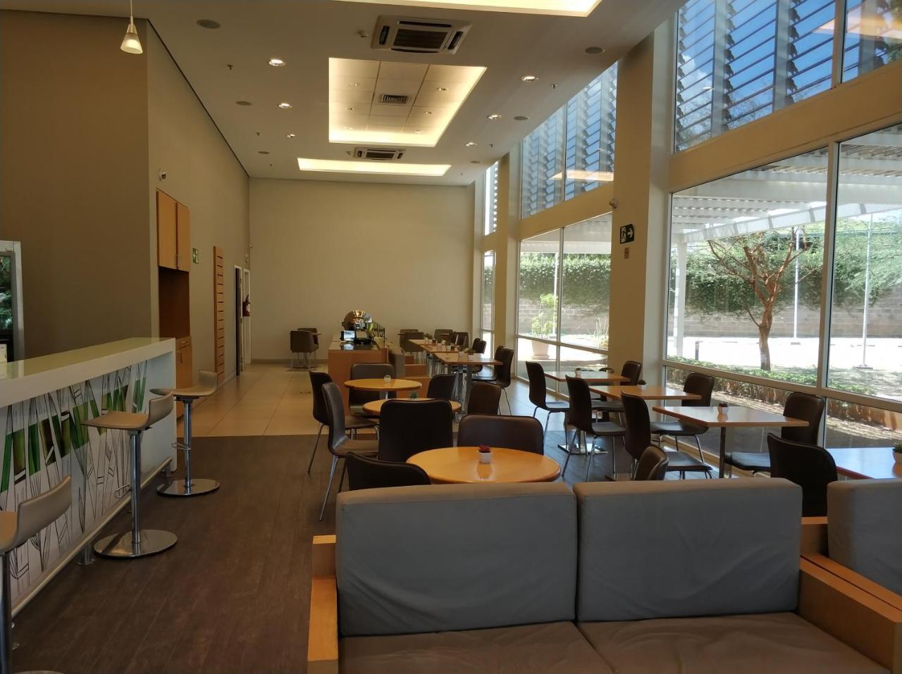Hotel Ibis Lins Luaran gambar