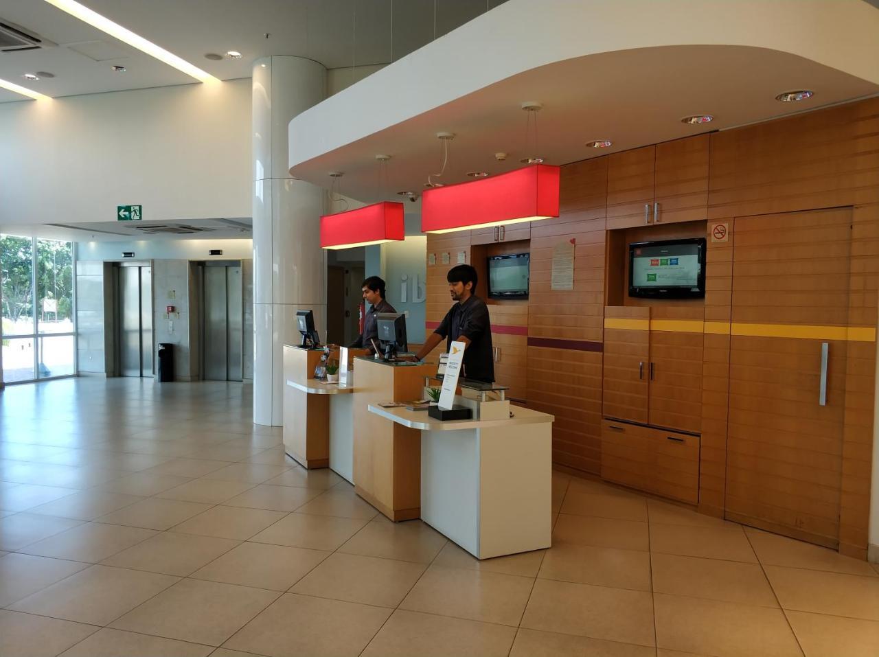 Hotel Ibis Lins Luaran gambar